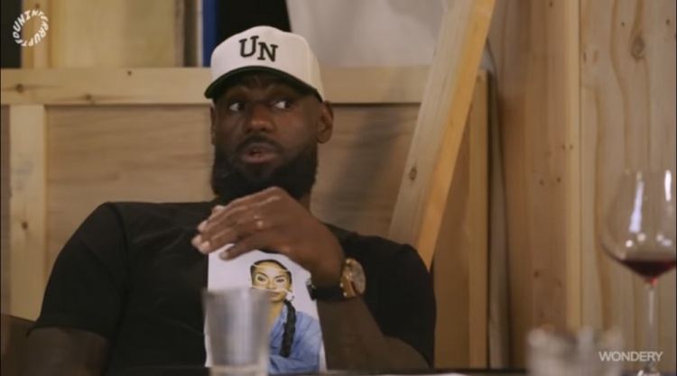 詹姆斯：15年总决赛G4勇士变阵后达到了新的高度 我们没能力改变