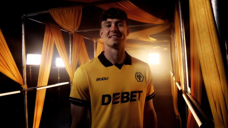 官方：狼队买断塞尔塔租将拉尔森，签约至2029年