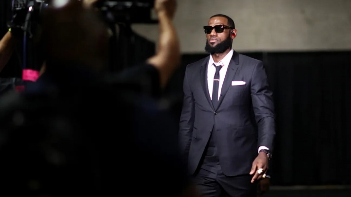 不仅要球队！还要建球馆！詹姆斯正联手财团计划在退役后发起竞标