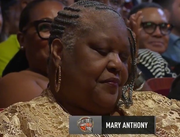 安东尼深情致谢：母亲诠释了什么是爱与牺牲 爱很热烈奉献很沉默