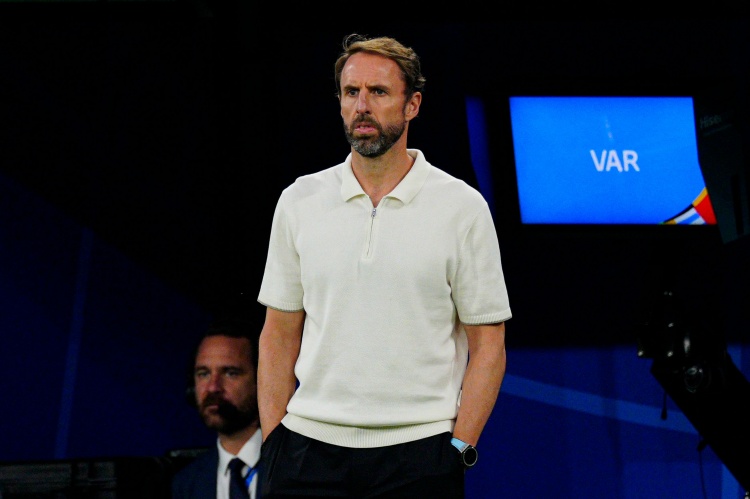 太阳报：索斯盖特成为一家公司的董事，他可能真要退出足坛了