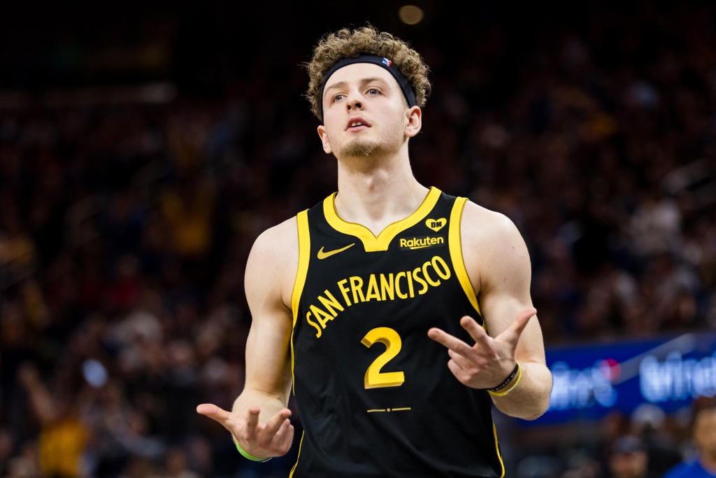 库里：很开心看到队里年轻人自信地打球 巴特勒也给他们带去信心