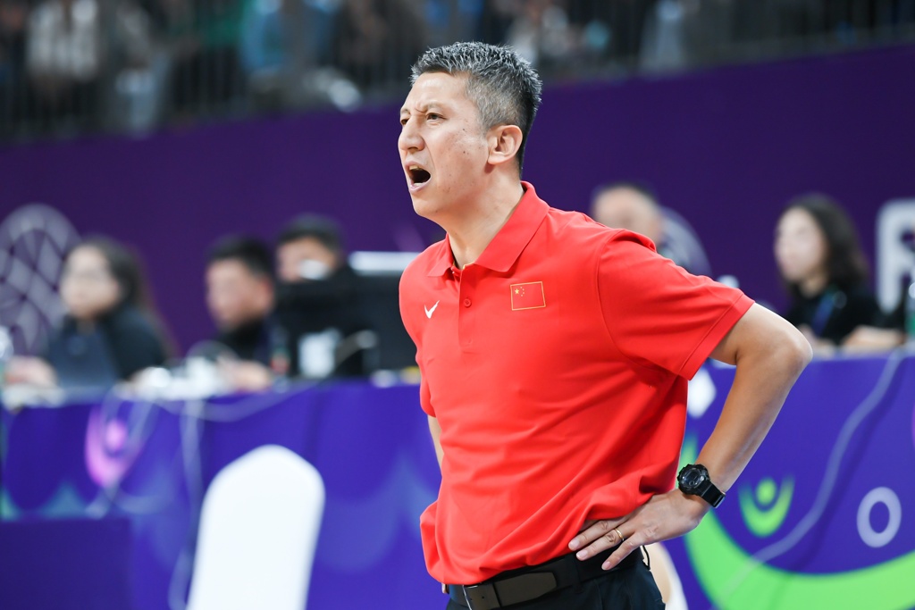 澎湃新闻：时隔十年再获“开门红” 中国男篮亚洲杯第1步有惊无险