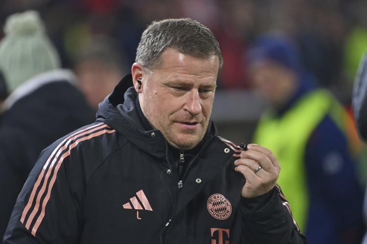 德天空：拜仁对埃贝尔不满已持续数月，考虑请朗尼克、戈麦斯等人