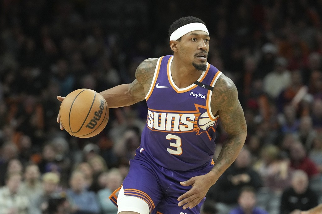 买断后签约快船☀️太阳官方晒海报致谢比尔：谢谢你 布拉德利