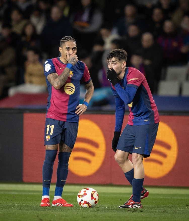 每体：巴萨对足协不满，国王杯庆祝只许直系亲属陪同&现场有网红