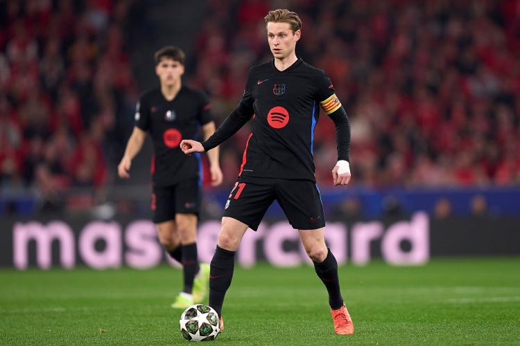 每体：德容不考虑沙特球队报价且接近续约，弗里克视其为巴萨核心