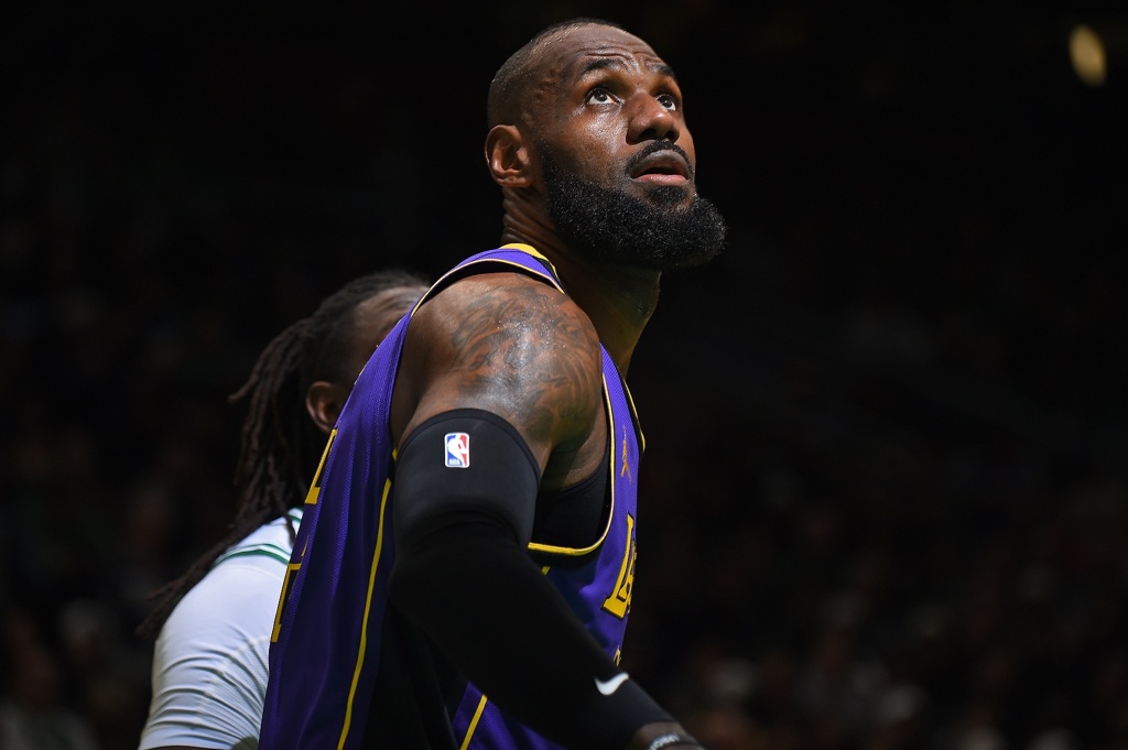 段冉：公牛三记三分的背后 体现了老詹的英雄迟暮&湖人思想的松懈