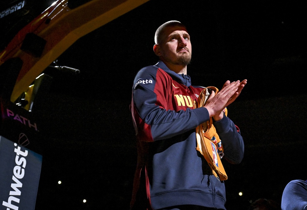 史诗级☺️约基奇场均29.8分12.8板10.2助 场均三双条件很轻松？