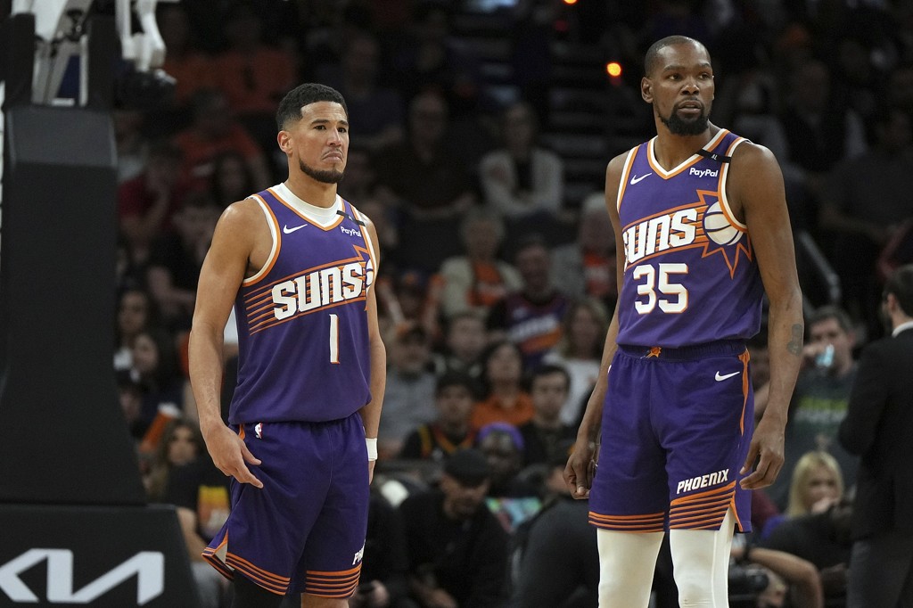 米西奇：KD惊讶于自己在太阳的战术地位之低 年轻人享受与其交流