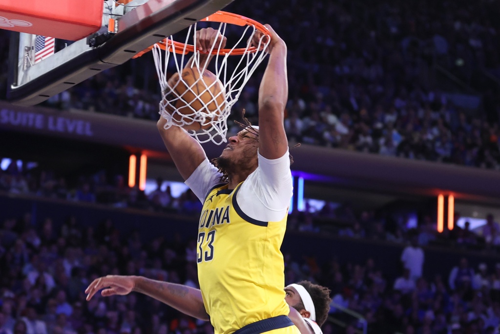 卡莱尔：我欣赏特纳对步行者的忠诚  他非常职业 对我们很重要