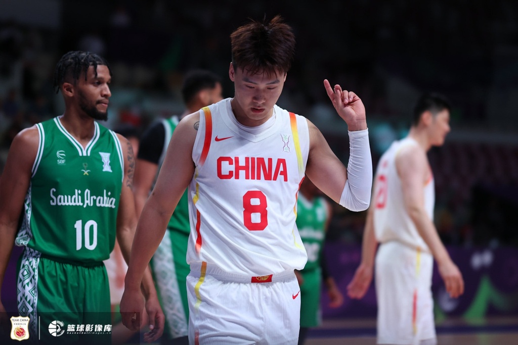 媒体人：过程有惊无险但结果还是意料之中 赵睿突破在亚洲很好用